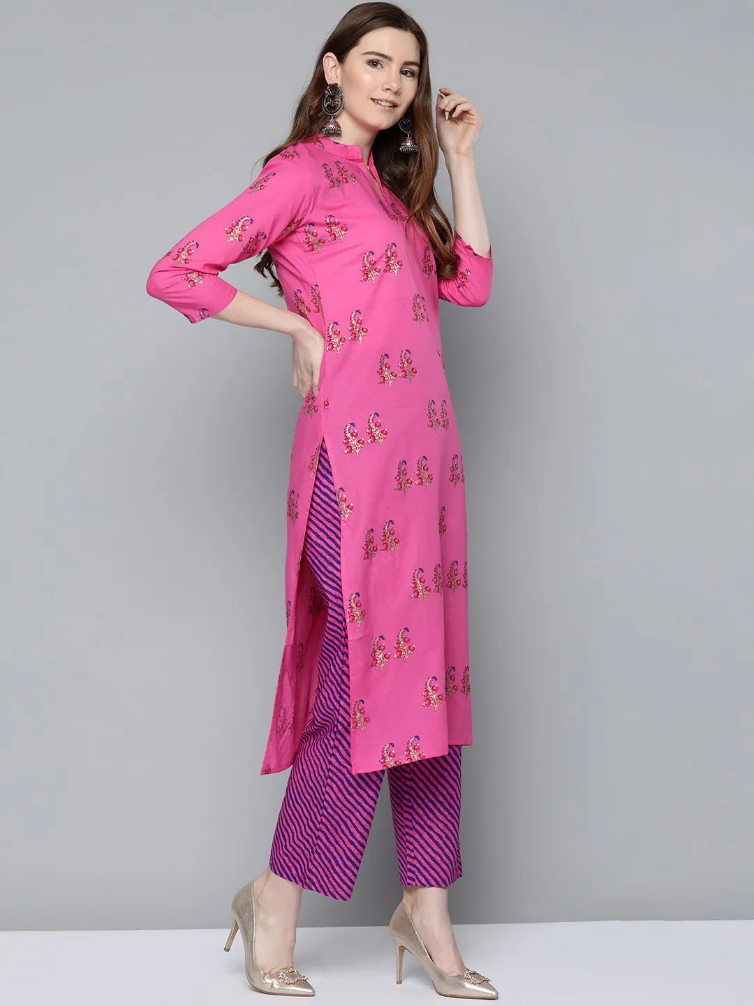 Women Floral Pink With Gold Printed Chinese Collared With 3/4Th Sleeves Straight Kurta With Pink Leheriya Printed Pants