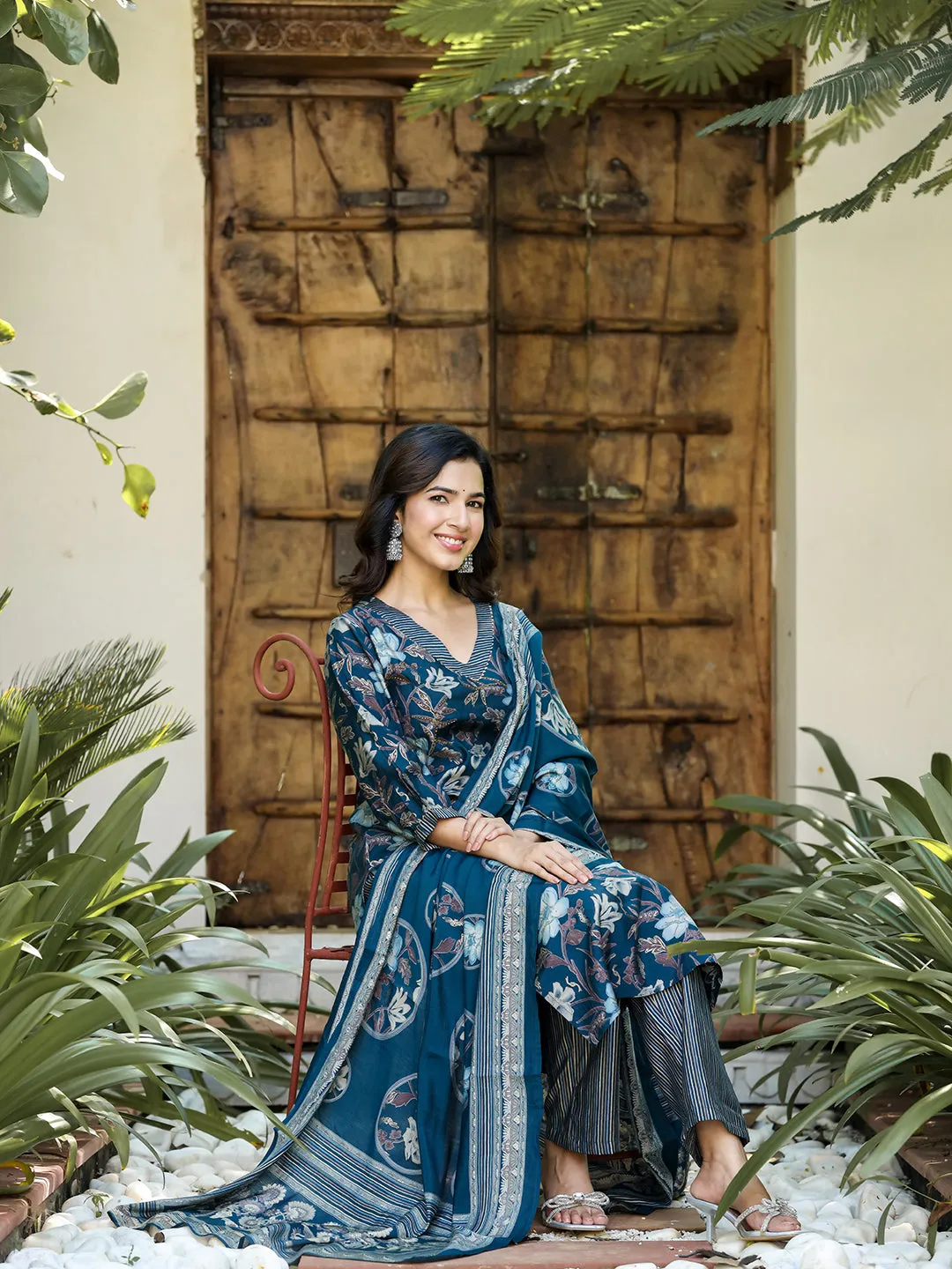 Women Navy Blue Chanderi Silk Kurta Set With Dupatta